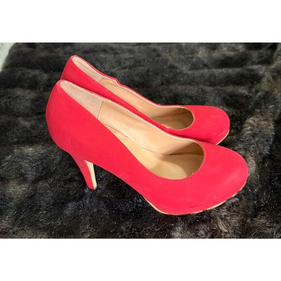 Journee collection red faux velvet high heels 9 shoes - Picture 1 of 5